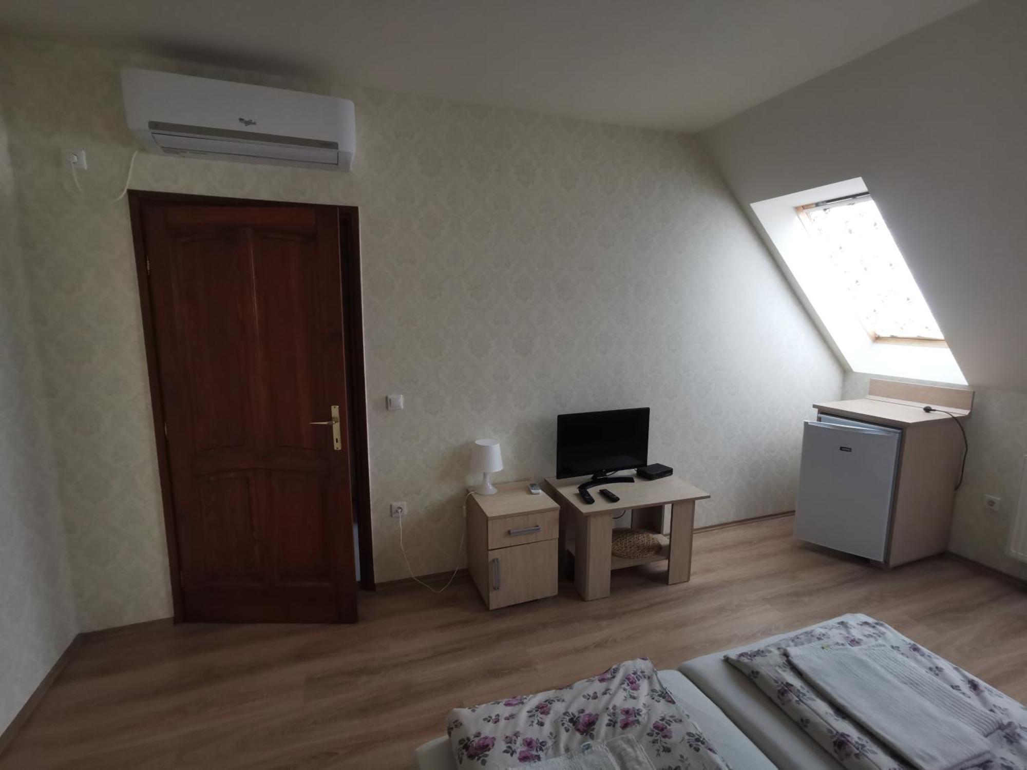 Village Garden Family Guest House Tiszakanyar Bagian luar foto